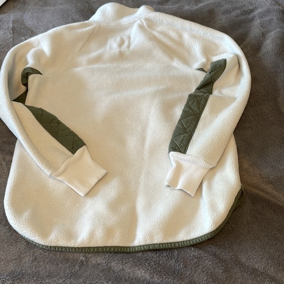 Abercrombie & Fitch Asymmetrical Snap Button Fleece - Picture 6 of 11